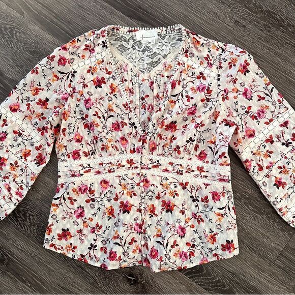 By Anthropologie Puff-Sleeved Lace Buttondown - Picture 2 of 9